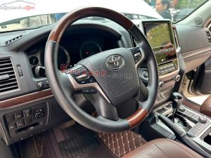 Xe Toyota Land Cruiser 4.6 V8 2020