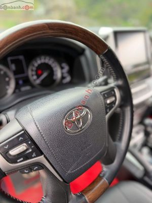 Xe Toyota Land Cruiser VX 4.6 V8 2019