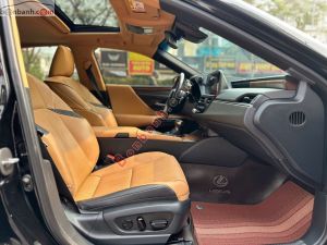 Xe Lexus ES 300h 2022