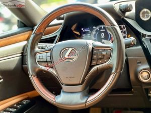 Xe Lexus ES 250 2022