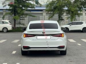 Xe Lexus ES 250 F Sport 2022