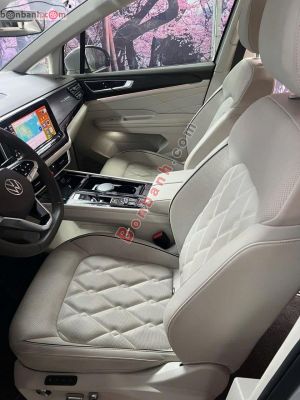 Xe Volkswagen Viloran Luxury 2024