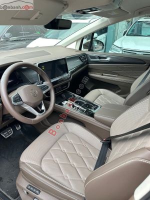 Xe Volkswagen Viloran Luxury 2024