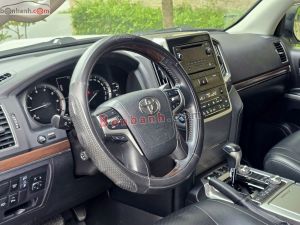 Xe Toyota Land Cruiser VX 4.6 V8 2017