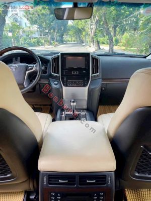 Xe Toyota Land Cruiser VX 4.6 V8 2017