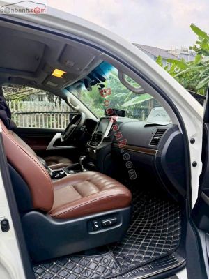 Xe Toyota Land Cruiser 4.6 V8 2020