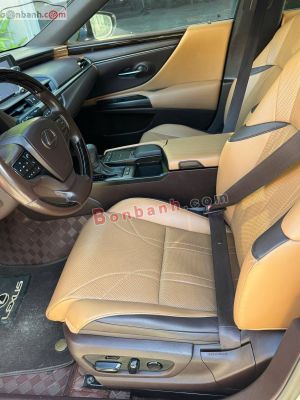 Xe Lexus ES 250 2018