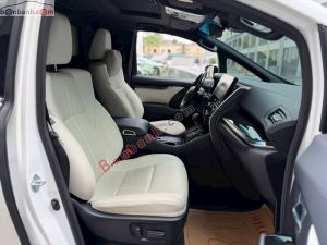 Xe Lexus LM 350 2021